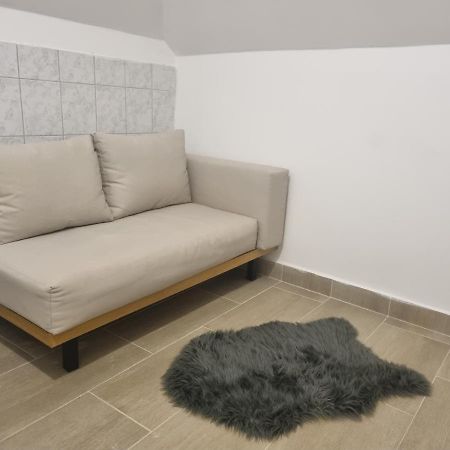 Sosto Apartman セーケシュフェヘールヴァール エクステリア 写真