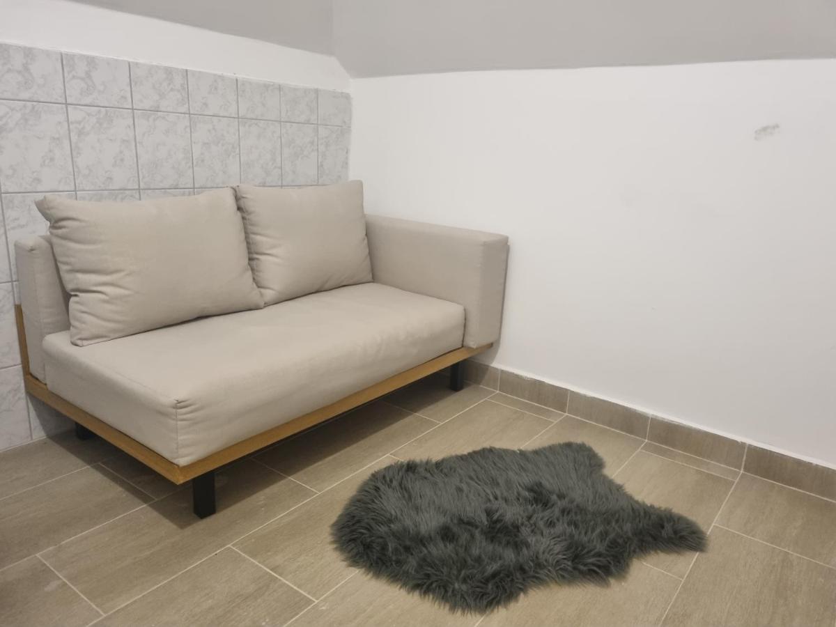 Sosto Apartman セーケシュフェヘールヴァール エクステリア 写真