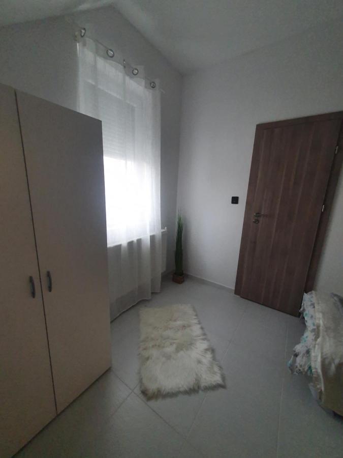 Sosto Apartman セーケシュフェヘールヴァール エクステリア 写真