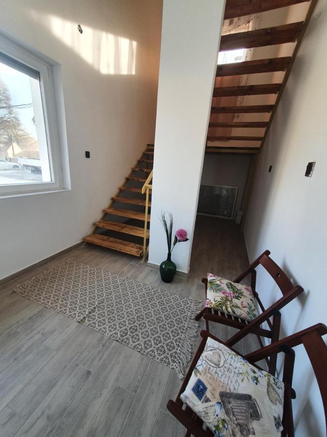 Sosto Apartman セーケシュフェヘールヴァール エクステリア 写真