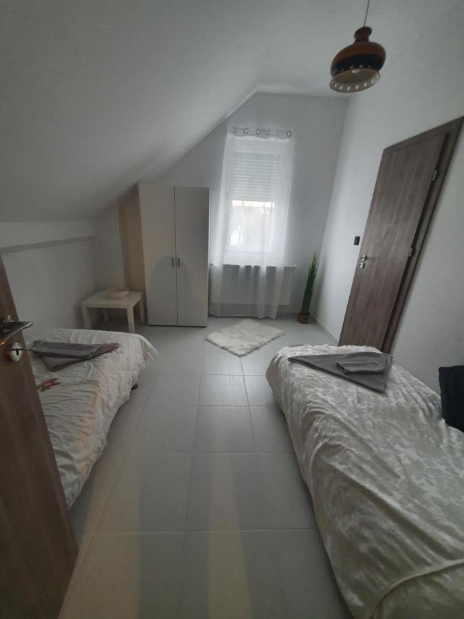Sosto Apartman セーケシュフェヘールヴァール エクステリア 写真